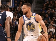  库里成为队史助攻王 