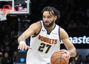 穆雷连续二十场比赛得分超过大胜，篮网挑战极限！的简单介绍