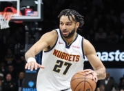 穆雷连续二十场比赛得分超过大胜，篮网挑战极限！的简单介绍